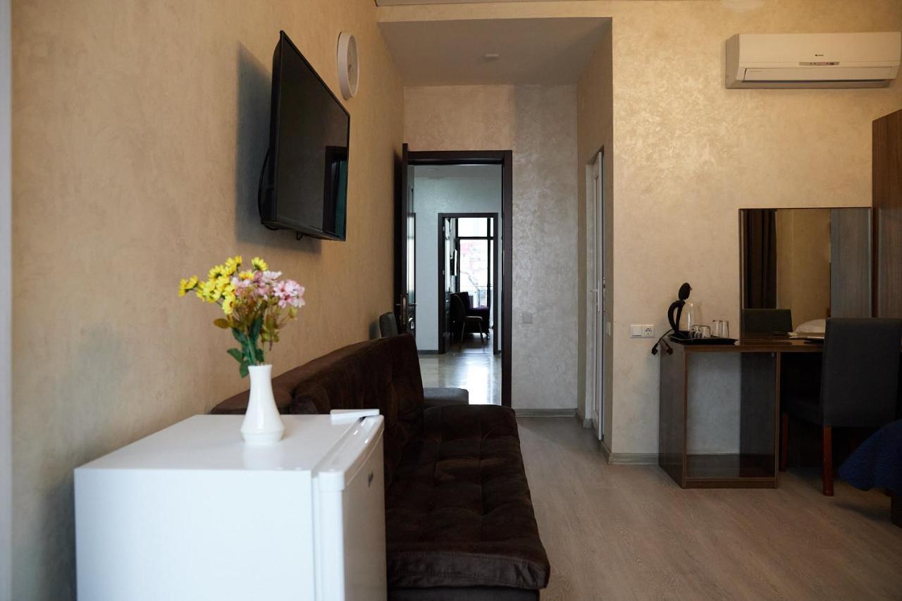Hotel Lord Batumi Luaran gambar