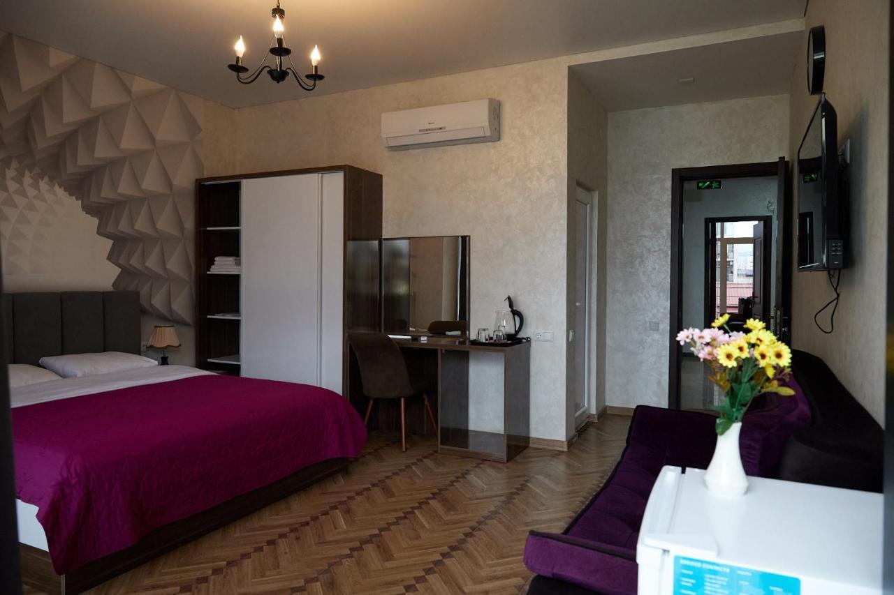 Hotel Lord Batumi Luaran gambar