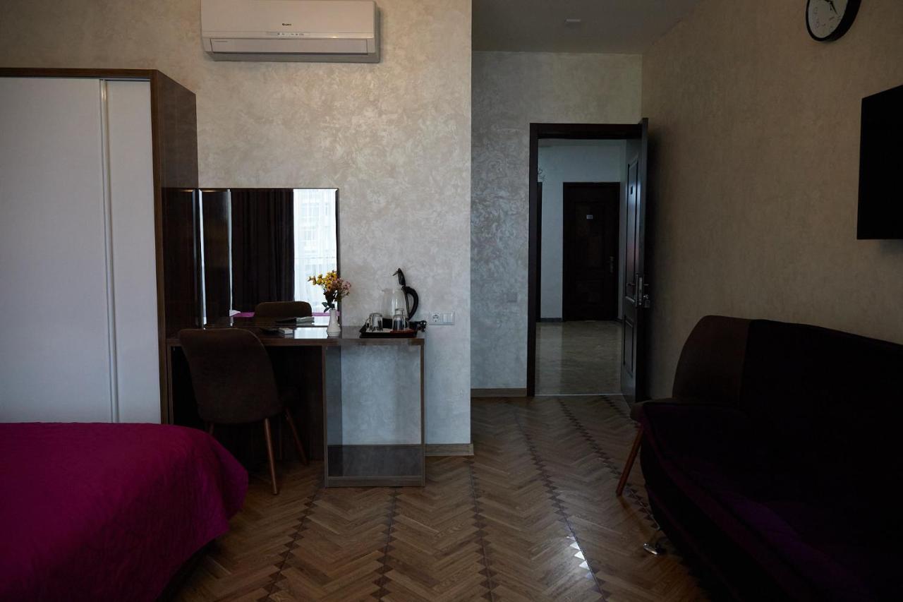 Hotel Lord Batumi Luaran gambar
