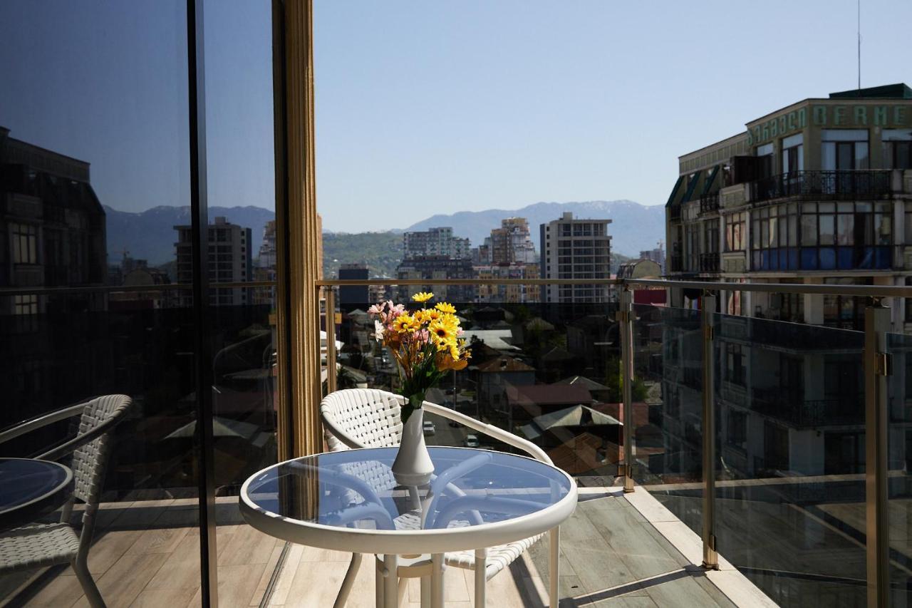 Hotel Lord Batumi Luaran gambar